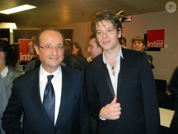 François Hollande et Benjamin Biolay à Paris le 3 mars 2012.
