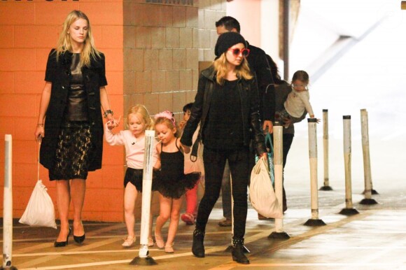 Nicole Richie récupère sa fille Harlow à la sortie de son cours de danse. West Hollywood, le 15 novembre 2012.