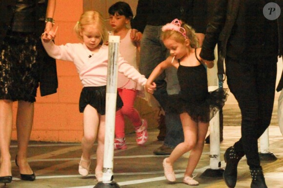 Harlow, 4 ans, adorable en tenue de ballerine à l'issue de son cours de danse. West Hollywood, le 15 novembre 2012.