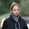 Exclusif - Nicole Richie, sans maquillage, se balade avec Hero, son berger allemand dans les rues de Los Angeles, le 10 Novembre 2012.