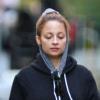 Exclusif - Nicole Richie, sans maquillage, se balade avec Hero, son berger allemand dans les rues de Los Angeles, le 10 Novembre 2012.