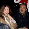 Elsa Zylberstein et Patrick Timsit en calèche lors de la soirée d'inauguration du village de Noël des Champs-Élysées, le 16 novembre 2012.