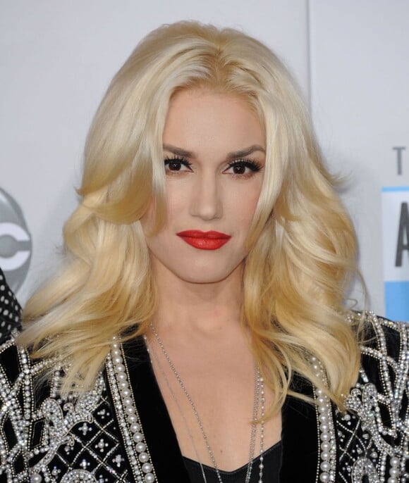 Gwen Stefani sublime en veste Balmain à la 40e cérémonie des American Music Awards à Los Angeles, le 18 novembre 2012.