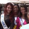 Miss France 2012 Delphine Wespiser prend la pose auprès de Miss Languedoc et Miss Guadeloupe lors du séjour des 33 candidates à Miss Frane 13 à l'île Maurice en novembre 2012
