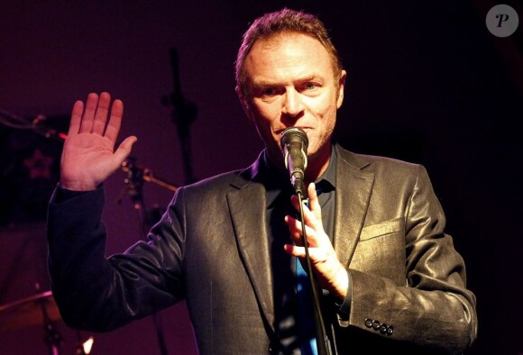 Christophe Hondelatte pour son premier concert en public à Bordeaux le 17 mars 2011.