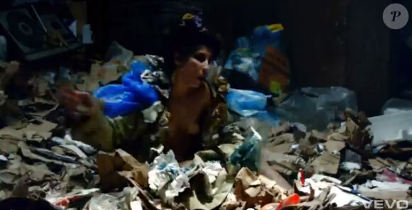 The Rolling Stones : image du clip de Doom and Gloom, réalisé par Jonas Akerlund, avec Noomi Rapace. Extrait de l'album GRRR! (novembre 2012).