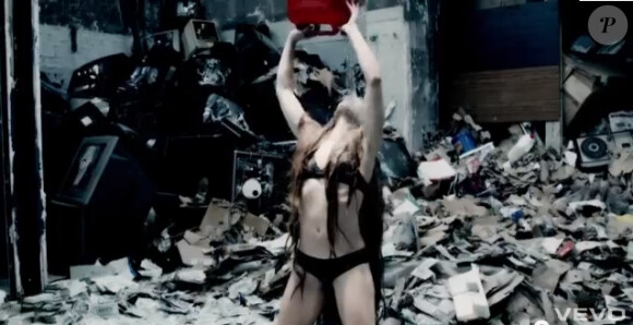 The Rolling Stones : image du clip de Doom and Gloom, réalisé par Jonas Akerlund, avec Noomi Rapace. Extrait de l'album GRRR! (novembre 2012).