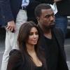 Kim Kardashian et Kanye West arrivent sur le plateau de The X Factor pour soutenir Khloé Kardashian, co-animatrice de l'émission. Le 21 novembre 2012.