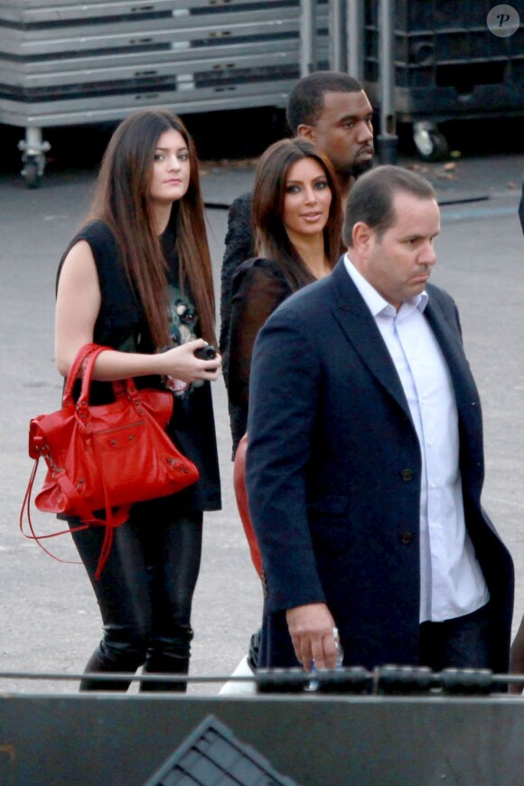 Kylie Jenner, Kim Kardashian et Kanye West arrivent sur le plateau de l'émission The X Factor. Los Angeles, 21 novembre 2012.