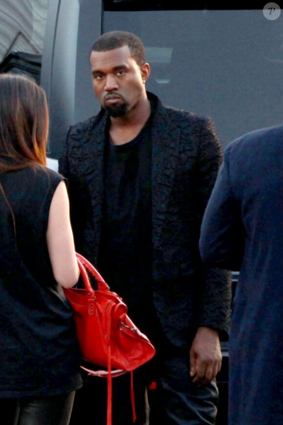 Kanye West arrive sur le plateau de The X Factor. Le 21 novembre 2012.
