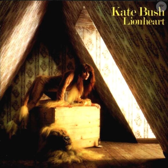 Kate Bush est un lion sur la pochette de son deuxième album Lionheart, en 1978.
