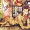 David Bowie est un chien sur la pochette de l'album Diamond Dogs, en 1974.