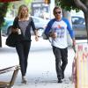 Malin Akerman se promène avec son mari Roberto Zincone à Los Angeles le 5 octobre 2012.