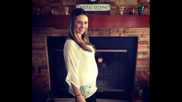 Beverley Mitchell : Premières photos d'elle enceinte pour Thanksgiving