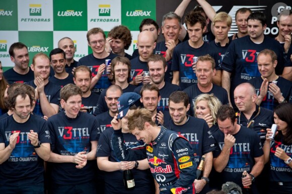 Sebastian Vettel a été sacré champion du monde pour la troisième fois de suite le dimanche 25 novembre 2012 lors du Grand Prix du Brésil à Interlagos  à Sao Paulo