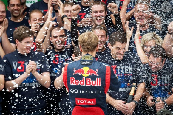 Sebastian Vettel a été sacré champion du monde pour la troisième fois de suite le dimanche 25 novembre 2012 lors du Grand Prix du Brésil à Interlagos  à Sao Paulo