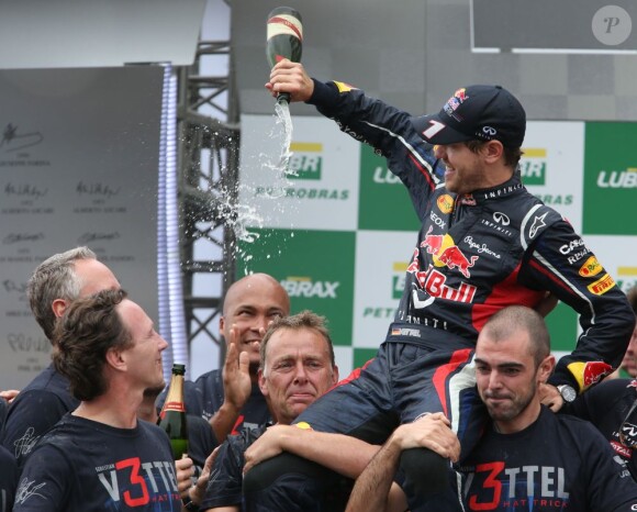 Sebastian Vettel a été sacré champion du monde pour la troisième fois de suite le dimanche 25 novembre 2012 lors du Grand Prix du Brésil à Interlagos  à Sao Paulo