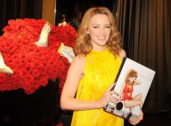 Kylie Minogue, sublime et solaire, célèbre ses plus beaux looks avec ses fans