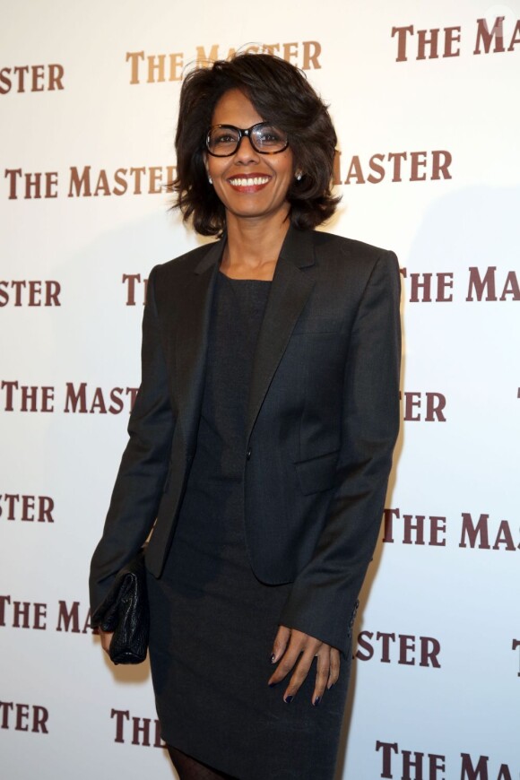 Audrey Pulvar, célibataire tout sourire pour la première du film The Master à l'Arlequin (Paris), le 4 décembre 2012.