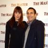 Zinedine Soualem et Jessica Godart posent lors de la première du film The Master à l'Arlequin (Paris), le 4 décembre 2012.