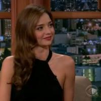 Miranda Kerr : Etrange passage télé pour le top toujours looké