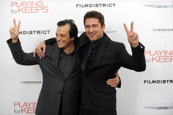 Le réalisateur Gabriele Muccino et Gerard Butler assistent à l'avant-première du film Playing For Keeps à l'AMC Loews Lincoln Square 13. New York, le 5 décembre 2012.