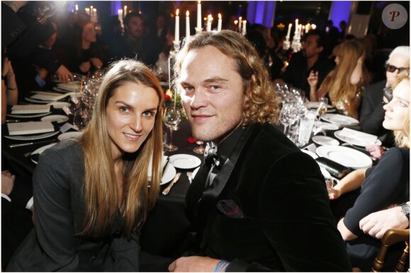 Gaia Repossi et Peter Dundas lors du diner caritatif organisé par Babeth Djian au profit de l'association AEM (les Amis des Enfants dans le Monde) à l'Espace Pierre Cardin. Paris, le 6 décembre 2012.