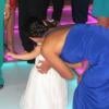Eva Longoria, aux petits soins pour Gia, lors du mariage de Mario Lopez et Courtney Mazza à Punta Mita, le 1er décembre 2012 au Mexique.