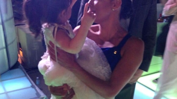 Eva Longoria : Au mariage de son ex Mario Lopez, elle craque pour sa fille, Gia