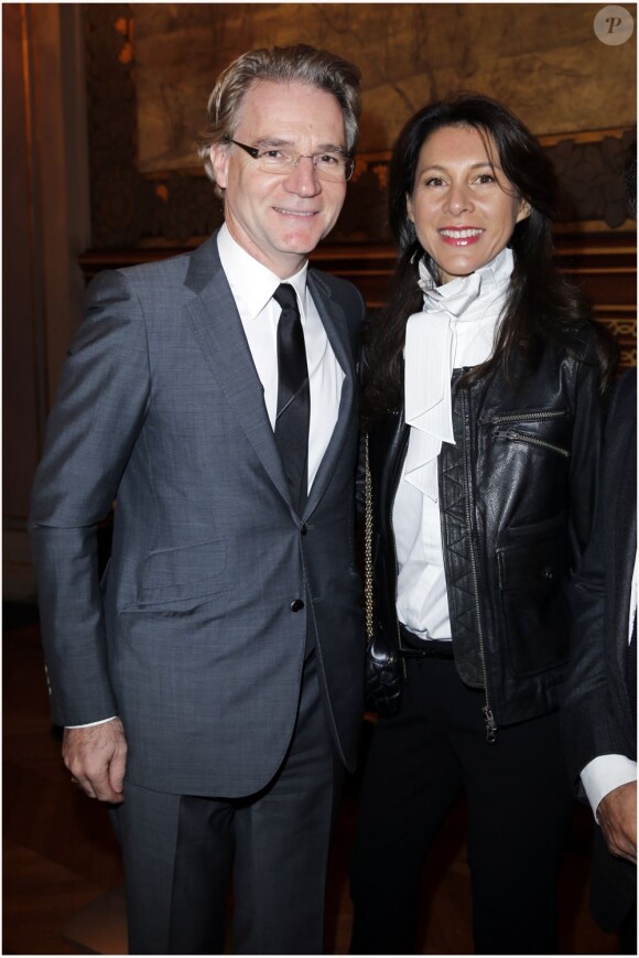 Exclu - Olivier Royant (directeur de la rédaction de Paris Match) et sa femme au dîner de la Fédération Internationale des Ligues des Droits de l'homme (FIDH) à l'occasion de ses 90 ans, à l'Hôtel de Ville de Paris, le 6 décembre 2012.