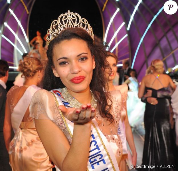Auline Grac, Miss Provence, a été élue Miss Prestige National 2013 au Lido à Paris, le 10 décembre 2012
