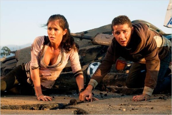 Megan Fox et Shia LaBeouf dans le premier opus de Transformers en 2007.