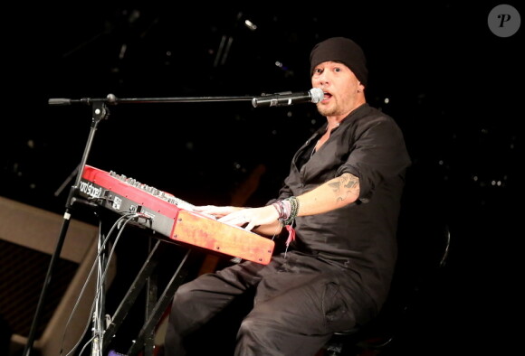 Pascal Obispo à la 6e édition du foot-concert au profit de l'association Huntington Avenir qui lutte en faveur des malades et de leur famille, à Lyon le 13 octobre 2012.