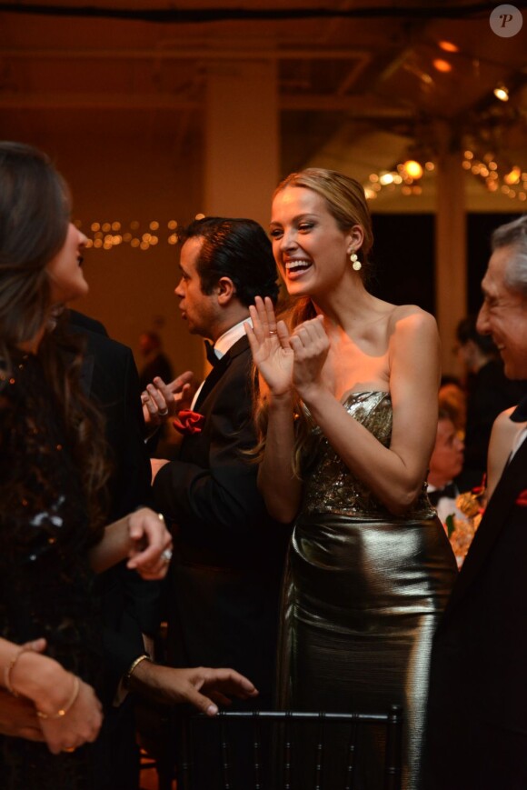 Petra Nemcova lors de la soirée Happy Hearts Fund - Lands of Dream : Mexico, le gala annuel de l'organisme Happy hearts Fund fondé par Petra Nemcova le 11 décembre 2012 à New York au Metropolitan Pavilion