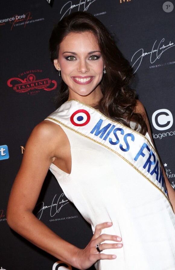 Marine Lorphelin, Miss France 2013 à la 17e édition des sapins de Noël des créateurs à l'hôtel Salomon de Rothschild à Paris le 10 decembre 2012.