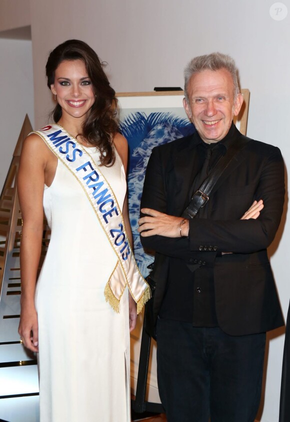 Marine Lorphelin, Miss France 2013 et Jean-Paul Gaultier à la 17e édition des sapins de Noël des créateurs à l'hôtel Salomon de Rothschild à Paris le 10 decembre 2012.