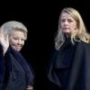 La reine Beatrix des Pays-Bas et la princesse Mabel d'Orange-Nassau. La famille royale des Pays-Bas (la reine Beatrix, le prince Willem-Alexander, la princesse Maxima, le prince Constantijn, la princesse Laurentien et la princesse Mabel) procédait le 12 décembre 2012 à la remise à Eloisa Cartonera du Prix Prince Claus décerné par la fondation Prince Claus, coprésidée par le prince Constantijn et le prince Friso. Ce dernier est toujours dans le coma, à Londres.