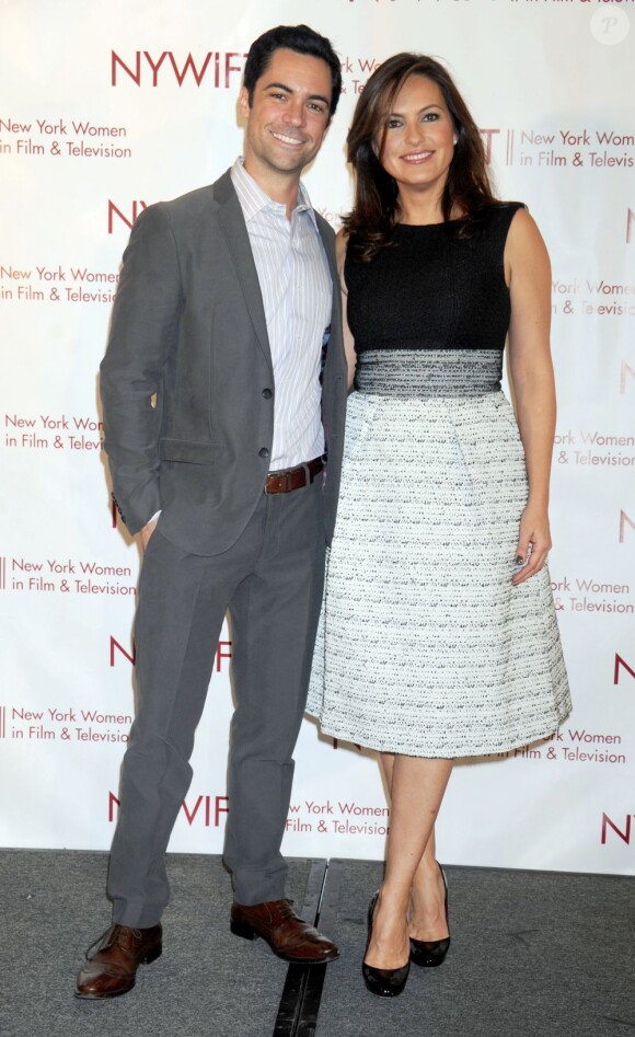 Mariska Hargitay et Danny Pino au 32e Muse Awards présentés par New York Women in Film & Television (NYWIFT),à New York, le 13 décembre 2012