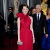 La pétillante Emma Stone ose la robe noeud Giambattista Valli pour briller sur le red carpet