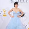 La pétillante Zoey Deschanel a joué la princesse hollywoodienne dans une robe romantique et vaporeuse pour assister aux Emmy Awards en septembre 2012