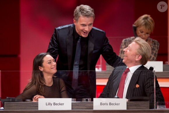 Boris Becker et épouse Lilly lors du gala de charité 'Du coeur pour les enfants', organisé à Berlin et diffusé par la chaîne ZDF, le 15 décembre 2012.