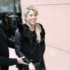 Shakira, enceinte de 8 mois, arrive dans un studio d'enregistrement à Barcelone en Espagne. Le 17 décembre 2012.