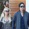 Paris Hilton et son chéri River Viiperi se promènent à West Hollywood, le 13 decembre 2012.