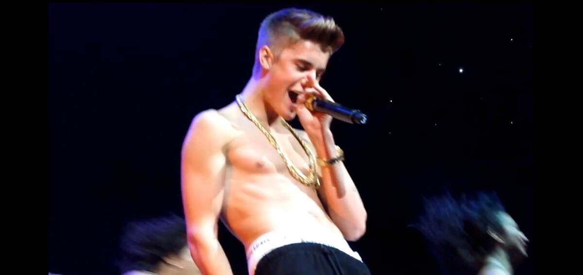 Vid o Justin Bieber Torse Nu Sur La Sc ne Du Madison Square Garden De Vid o Justin Bieber Torse Nu Sur La Sc ne Du Madison Square Garden De