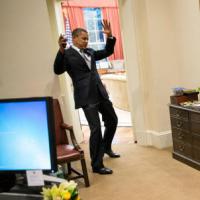 Barack Obama : Le héros du Time affronte à la Maison Blanche un mini-Spider-man