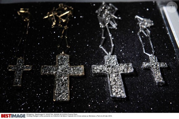 
Solweig Lizlow présente sa collection de bijoux 'Capsule' lors d'une soirée au Montana à Paris le 20 décembre 2012.
