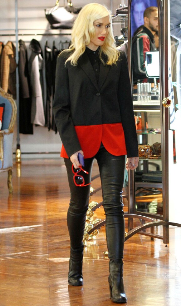 Gwen Stefani fait du shopping à Los Angeles. Le 19 décembre 2012.