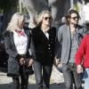 Exclusif - Sharon Stone et ses proches profitent d'une belle journée à Beverly Hills. Le 21 décembre 2012.