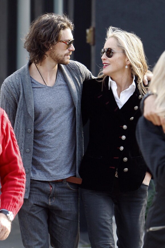 Exclusif - Sharon Stone et son compagnon Martin Mica à Beverly Hills, le 21 décembre 2012.