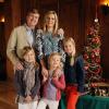 La princesse Maxima et le prince Willem-Alexander des Pays-Bas passent avec leurs filles les princesses Catharina-Amalia, Alexia et Ariane les fêtes de fin d'année 2012 en Argentine. Le 23 décembre, la petite famille posait pour la presse à La Villa Angostura, dans le sud du pays.